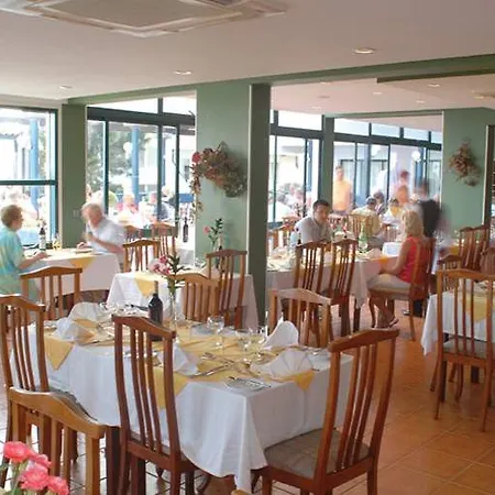 Royal Orchid Caniço