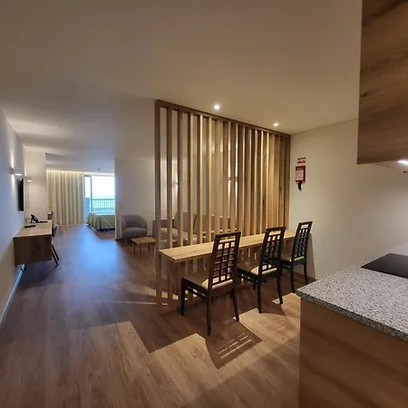 ロイヤル オーキッド 4*