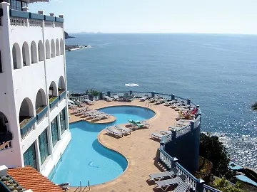 Royal Orchid Hotel 4*