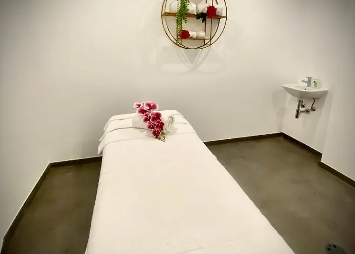 Royal Orchid Hotel 4*