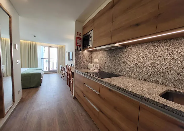 Royal Orchid Hotel 4*